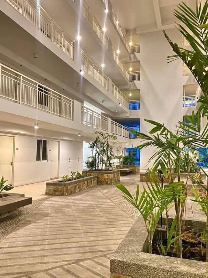 Verdon Parc Necojohn'S Hub Apartment Davao Exterior photo